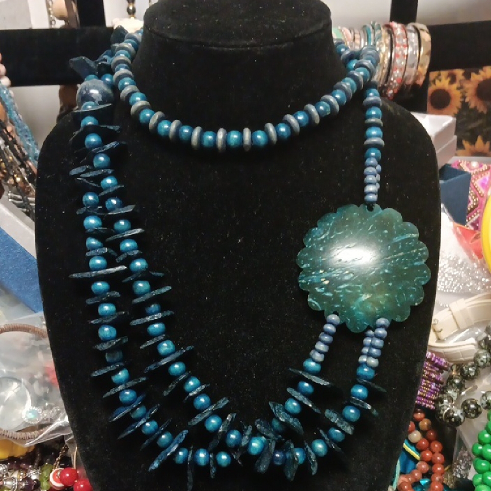 Elegant Blue Wooden Beaded Necklace with Floral Pendant